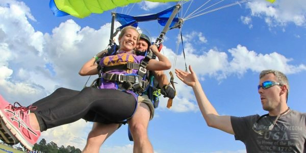 tandem skydiving landing at skydive paraclete xp