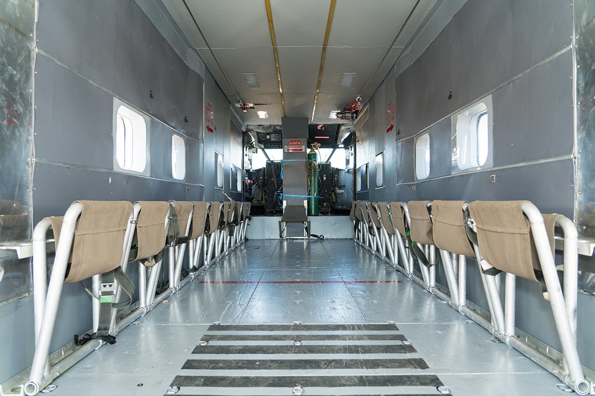 seating in skydiving plane