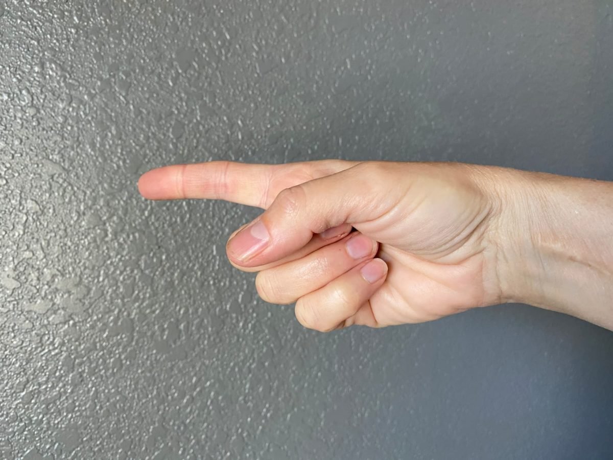 pull skydiving hand signal